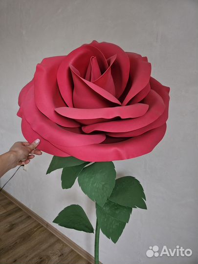 Интерьерный цветок роза