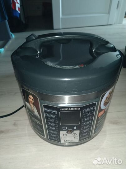 Мультиварка Redmond RMC M252