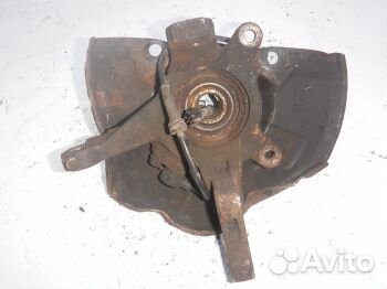 Кулак передний правый