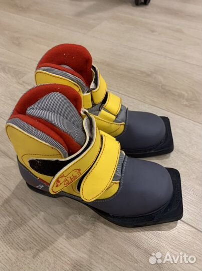 Лыжные ботинки детские
