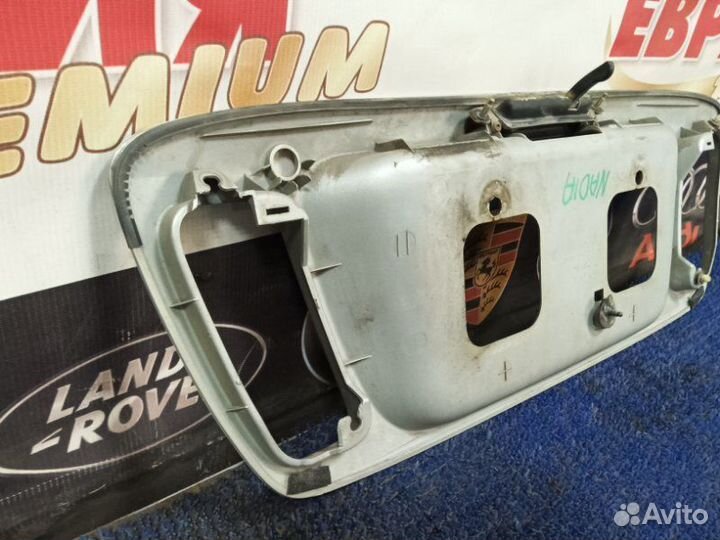 Накладка двери багажника Toyota Nadia SXN10 3S-FSE