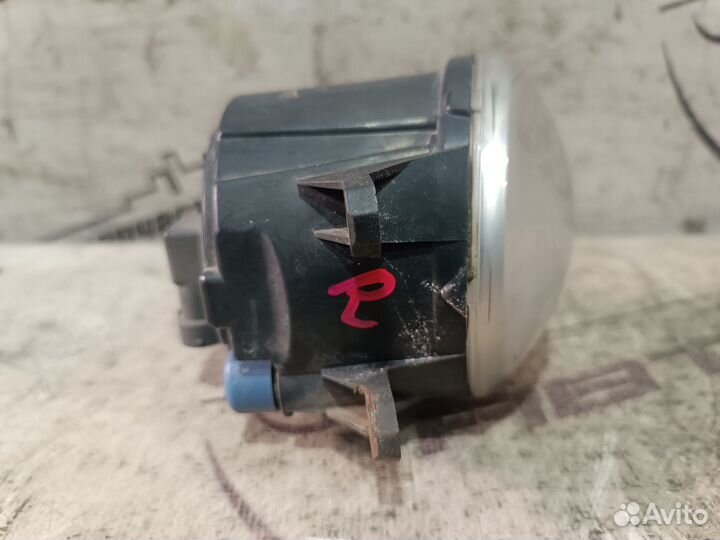 Туманка toyota nissan mitsubishi lexus suzuki. note outlander pajero prius alpha RAV4 voxy. ZSA35 ZV