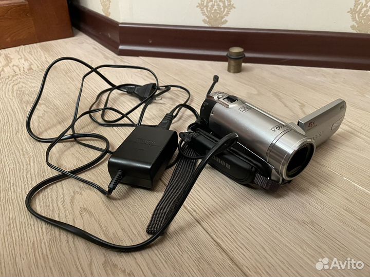 Камера Canon FS10