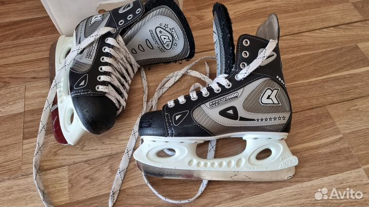 Коньки хоккейные