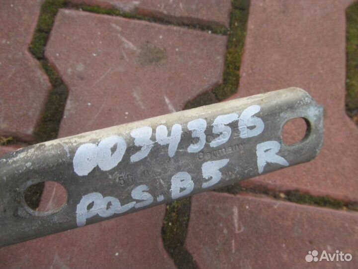 Петля капота правая Volkswagen Passat B5 1997-2005