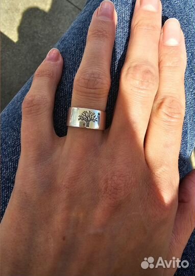 Серебряное кольцо с брилиантом