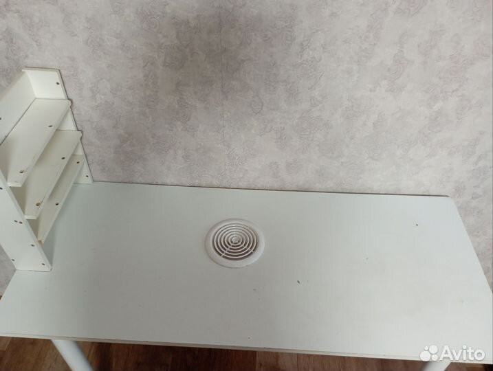 Маникюрный стол бу