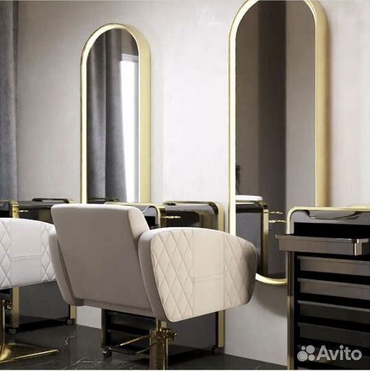 Зеркало в раме капсула Madeline