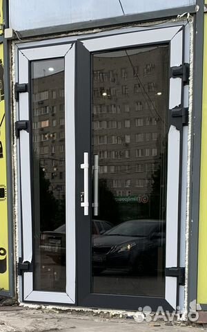 Дверь пластиковая входная