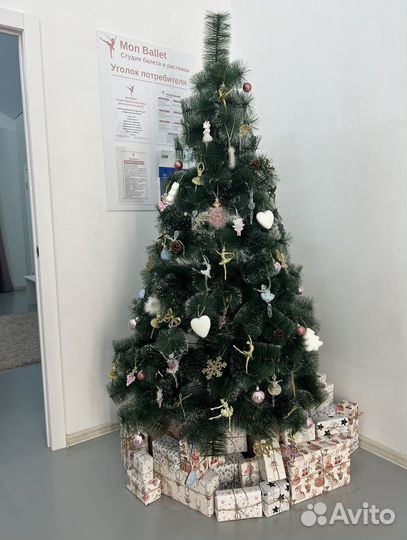 Пушистая искусственная новогодняя ёлка 210 см. Ель