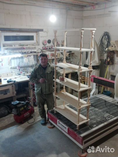 Столяров плотник