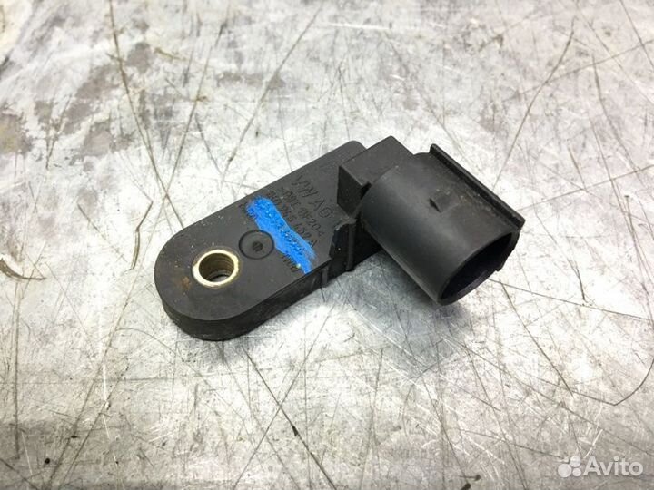 Датчик включения стопсигнала Skoda Octavia (A5
