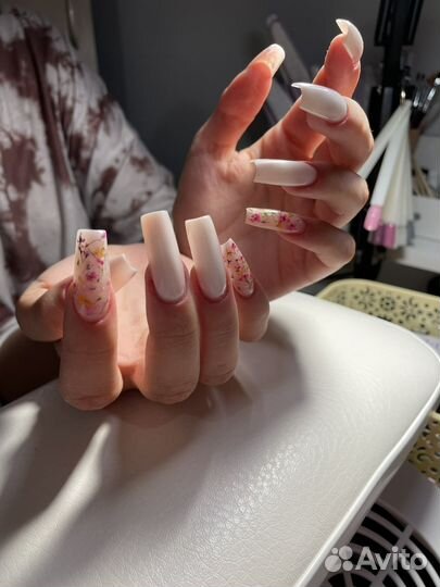 Наращивание ногтей