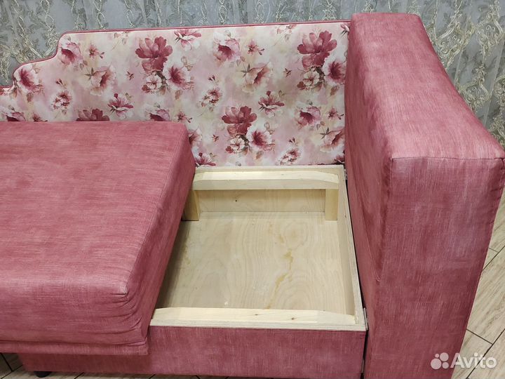 Угловой диван б/у, детский