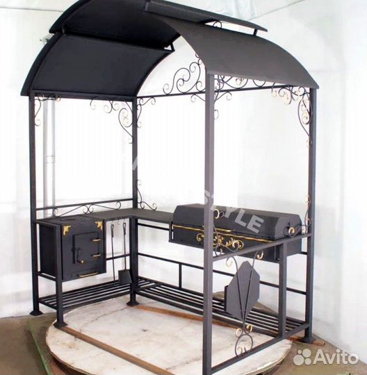 Мангал с крышей