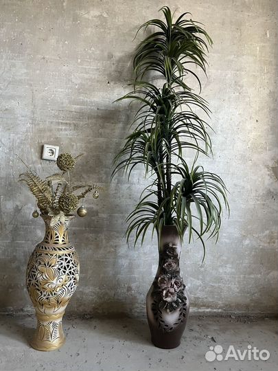 Вазы с цвеми и зеленью