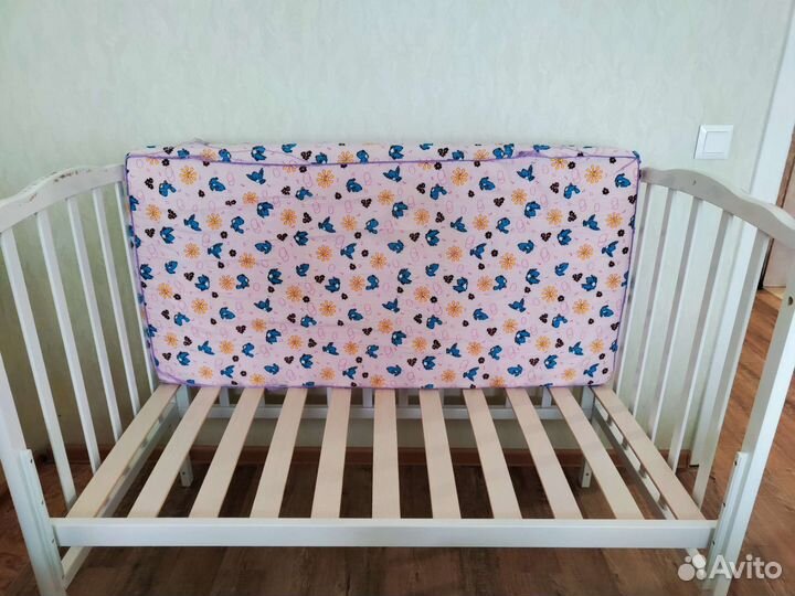 Детская кровать, с маятником