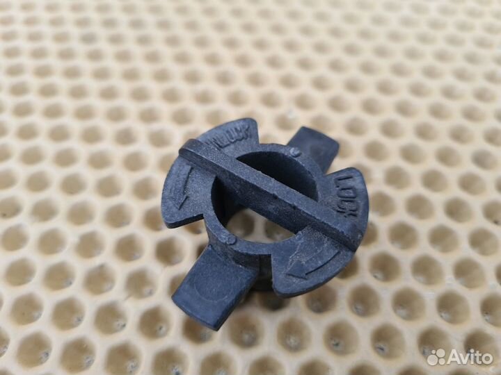 Крепление радиатора переднее Infiniti M Q70 Y51