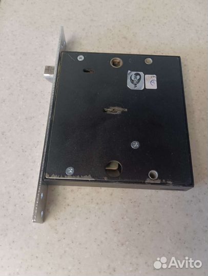 Дверной замок врезной Меттэм,сувальдный