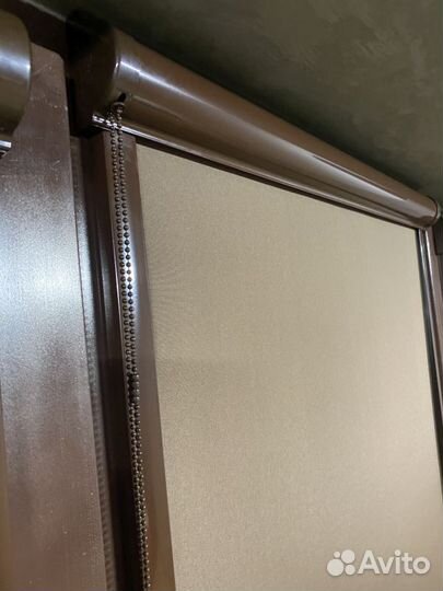 Рулонные шторы в коробе и с направляющими L9739