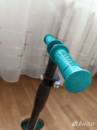 Самокат трехколесный