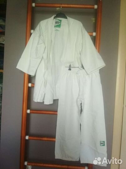 Кимоно для каратэ и айкидо для мальчика 10-11 лет