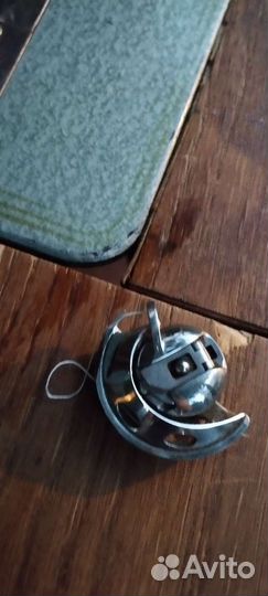 Старинная швейная машина Veritas на станине