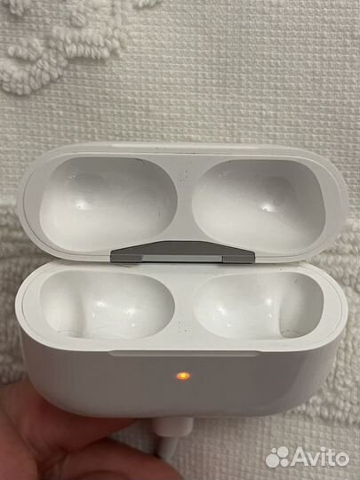 Airpods pro левый наушник и кейс