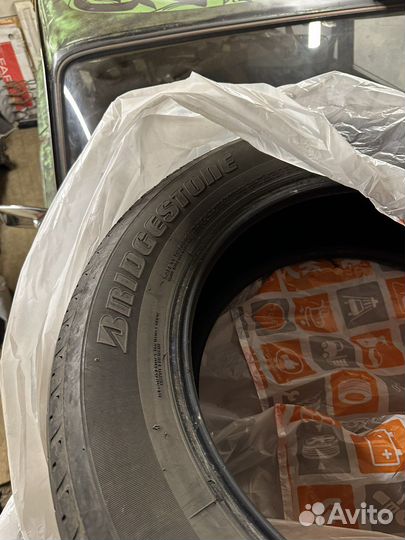 Bridgestone Dueler H/T 687 225/65 R17