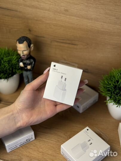 Оригинальный блок Apple 20W (Новый; Запечатанный)