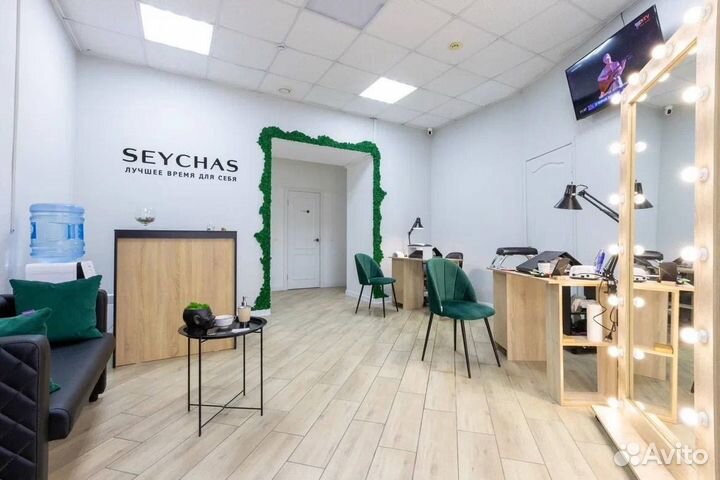 Аренда рабочего места мастера маникюра и педикюра