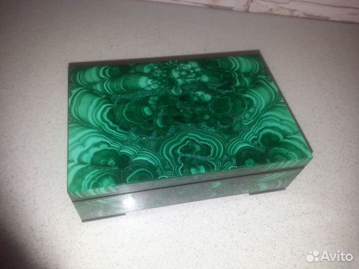 Шкатулка малахитовая