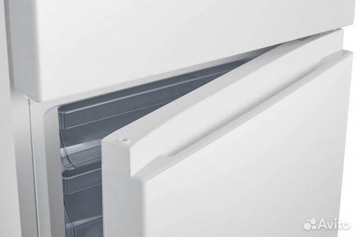 Холодильник Hisense RB222D4AW1 белый (двухкамерный