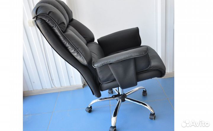 Офисное кресло 