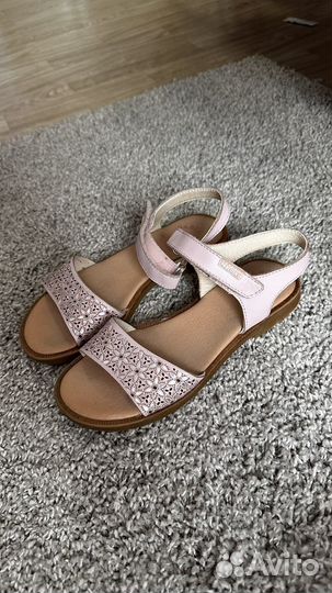 Сандалии для девочки