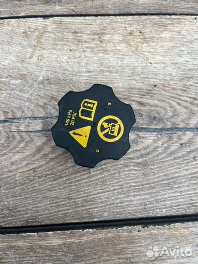 Крышка расширительного бачка Opel Corsa D 1.4 2007