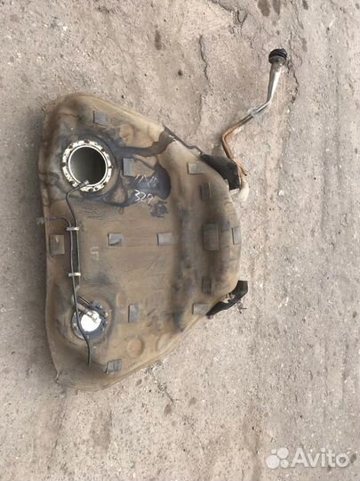 Бензобак Subaru Legacy B4