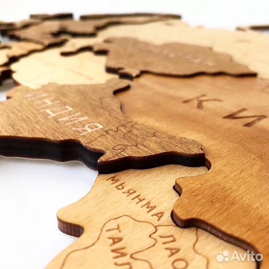 Карта мира из дерева на стену