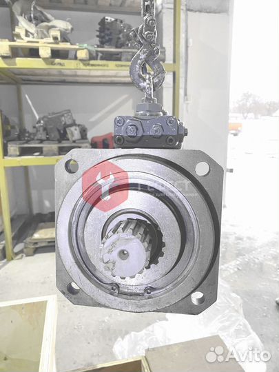 Гидравлический насос Hitachi ZX350LCK-3 YB60003095