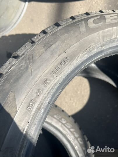 Pirelli Ice Zero 295/40 R21 111H