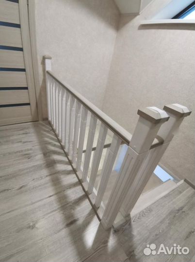 Лестница на второй этаж. Под ключ