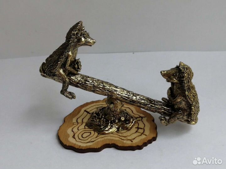 Кролики, совы, мыши и др животные на качелях