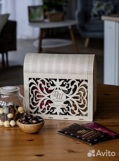 Коробка подарочная деревянная