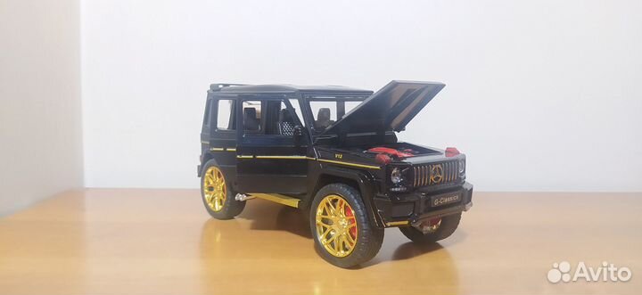 Машинка металлическая Mercedes G Gelandewagen 1:24