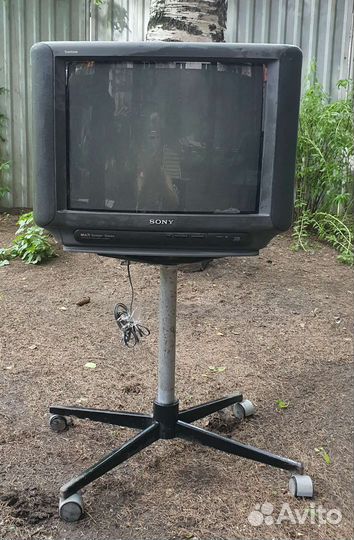 Телевизор с подставкой