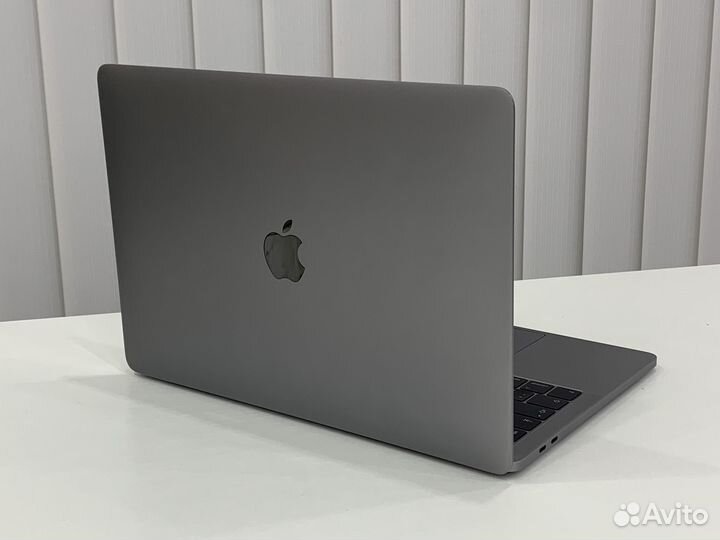 MacBook Pro 13 i5/16/512 Gb/ 0 циклов /Touch Bar