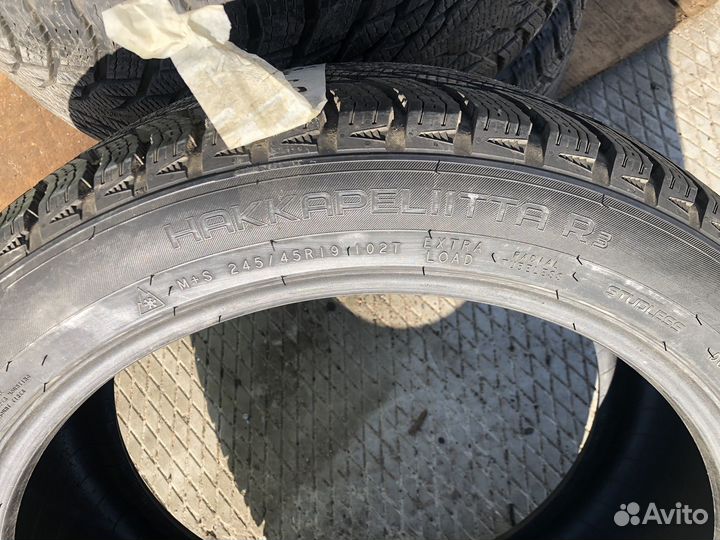Nokian Tyres Hakkapeliitta R3 245/45 R19 102T