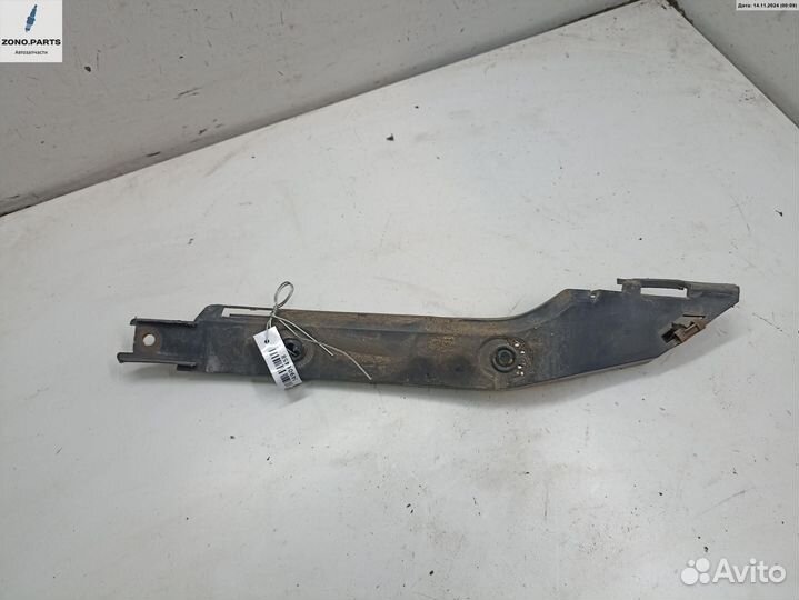 Кронштейн бампера переднего 90580641 на Opel Zafira A