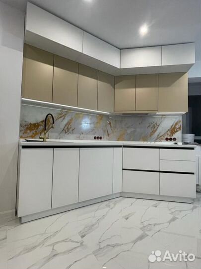 Кухня под потолок артикул 85682