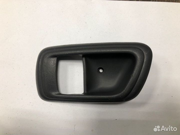 Накладка на ручки дверей передняя левая Toyota